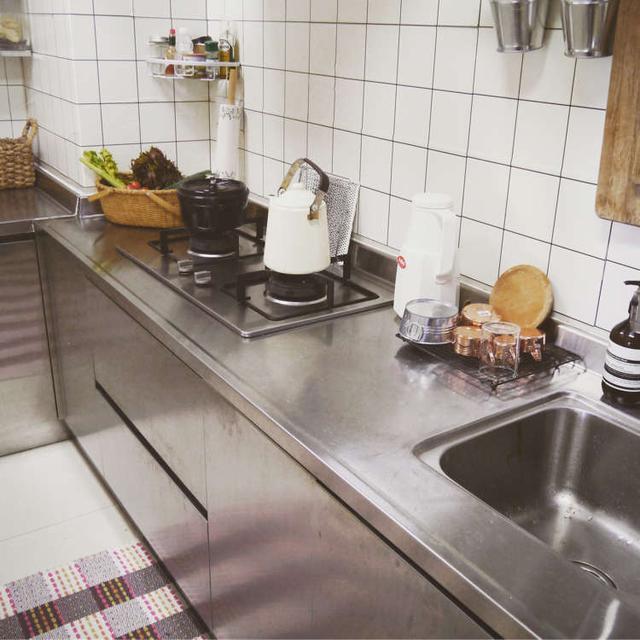 廚房不銹鋼臺面用了8年，告訴你究竟好不好，很多人都想錯了